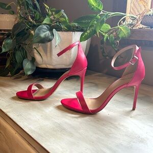 New without tags. Women’s size 7.5 pink strap heel.
